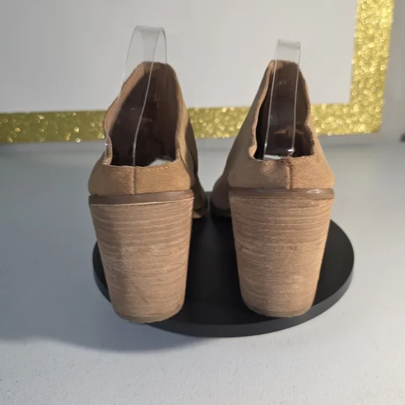Torrid Tan Block Heel Mules BTI Mules, 9W Open-toe / peep-toe - Picture 6 of 17
